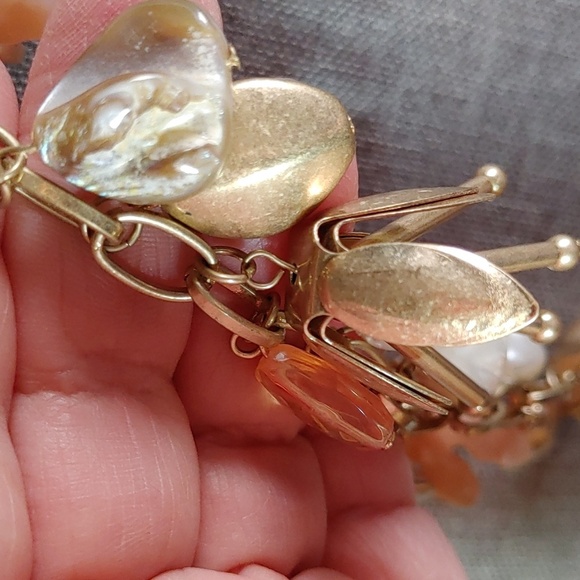 NWT Melanie Lyne Floral Statement Necklace - Picture 3 of 9